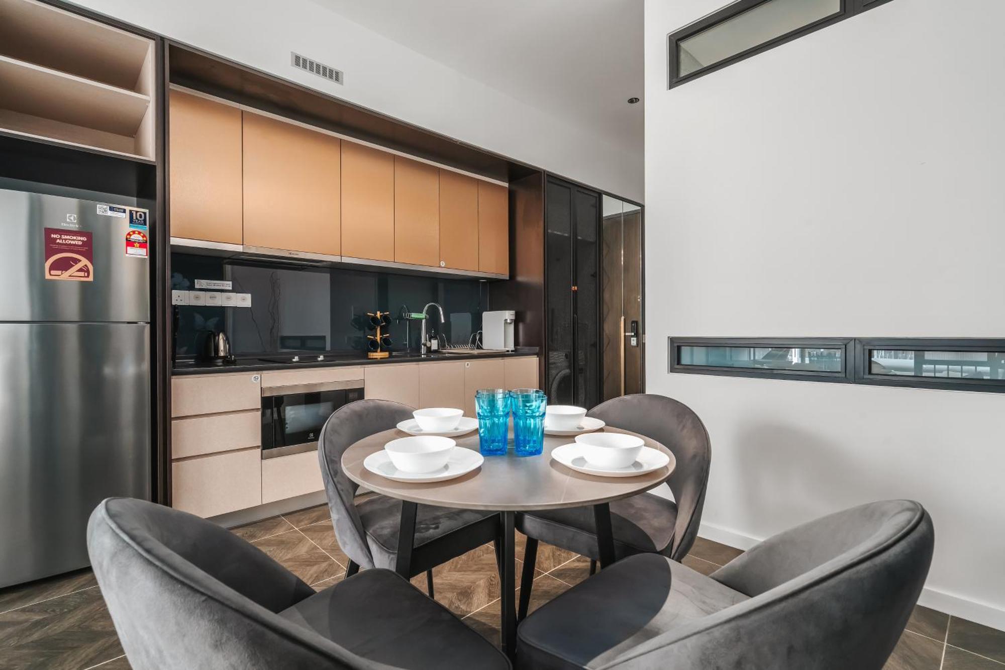 Scarletz Klcc Apartments By Soulasia Kuala Lumpur Buitenkant foto